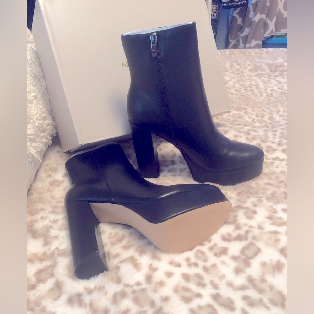 Marc Fisher “Rublia” Platform boots. Black. Size 8